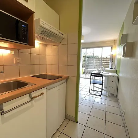 - Lr930-001 Apartament *